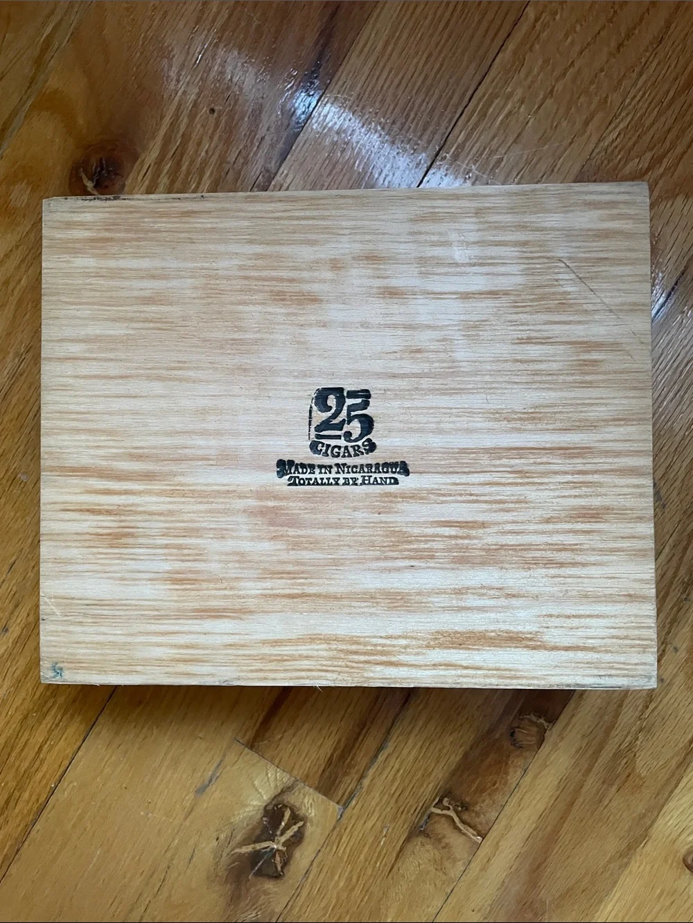 Vintage Free Cuba Wooden Cigar Box